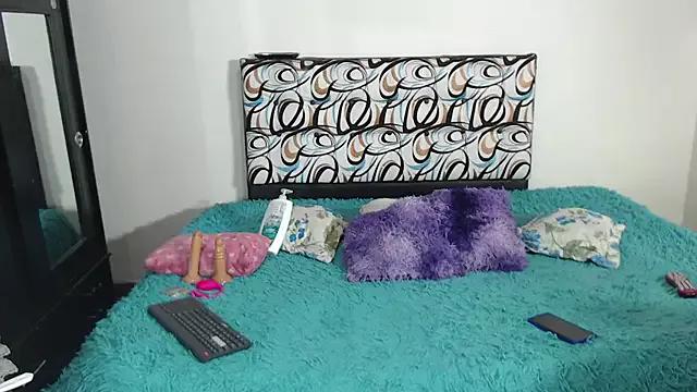 emma_onassis_17 from StripChat