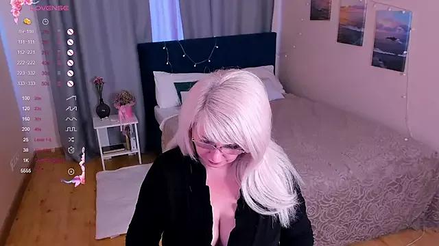 emma_pill from StripChat