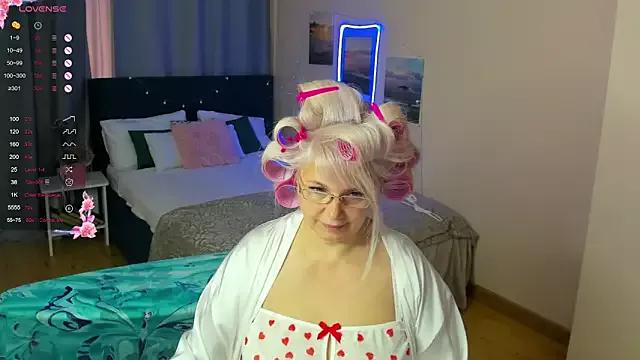 emma_pill from StripChat