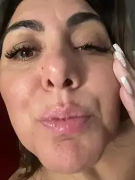 Emma_roqueen from StripChat