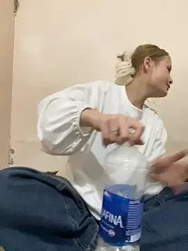 Emma_sexy98 from StripChat is Freechat