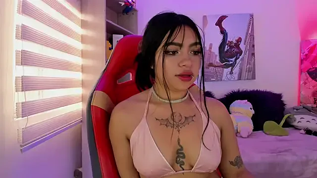 emma_soffia on StripChat 