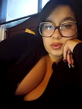 Emma_spa69 on StripChat 