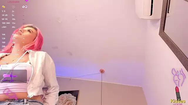 Try our streaming cams variety and talk on a personal level with our adorable girls streamers, showing off their bountiful shapes and dildos.