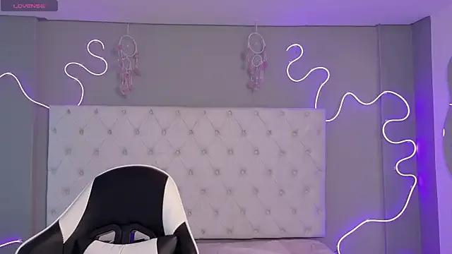 Try our streaming cams variety and talk on a personal level with our adorable girls streamers, showing off their bountiful shapes and dildos.