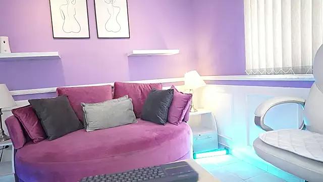 Try our streaming cams variety and talk on a personal level with our adorable girls streamers, showing off their bountiful shapes and dildos.