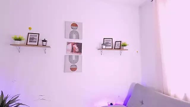 Try our streaming cams variety and talk on a personal level with our adorable girls streamers, showing off their bountiful shapes and dildos.