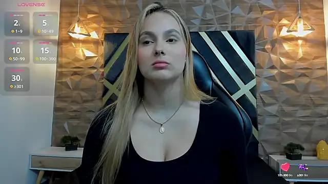 Emmaa_white_ from StripChat is Freechat
