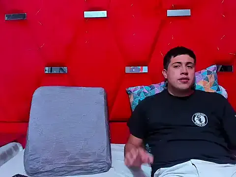 Emmaanddarling from StripChat