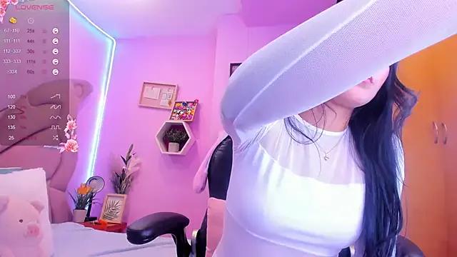 EmmaAnturin from StripChat