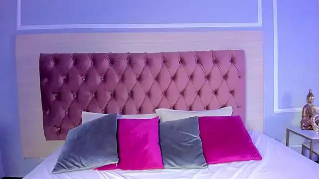 Try our streaming cams variety and talk on a personal level with our adorable girls streamers, showing off their bountiful shapes and dildos.