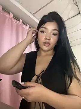 EmmaBlossom from StripChat