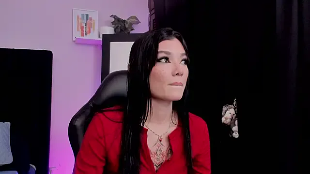 emmabridgerton on StripChat 