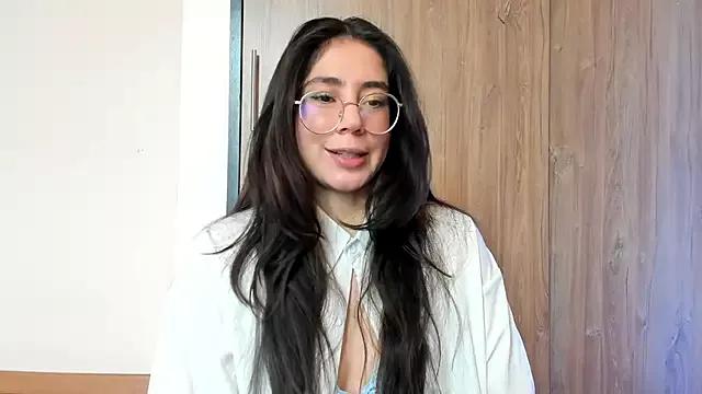 Emmadiaz1 from StripChat