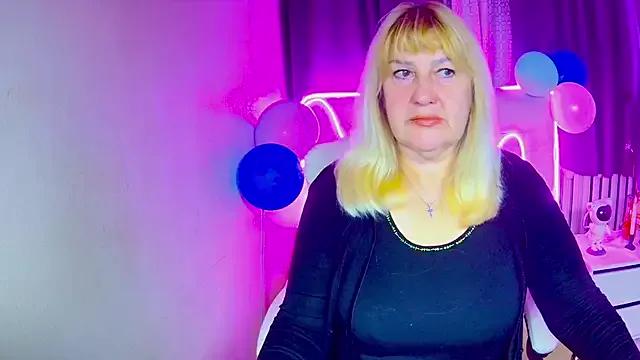 EmmaEllison from StripChat