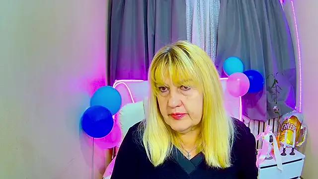 EmmaEllison from StripChat