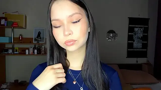 EmmaJonse on StripChat 