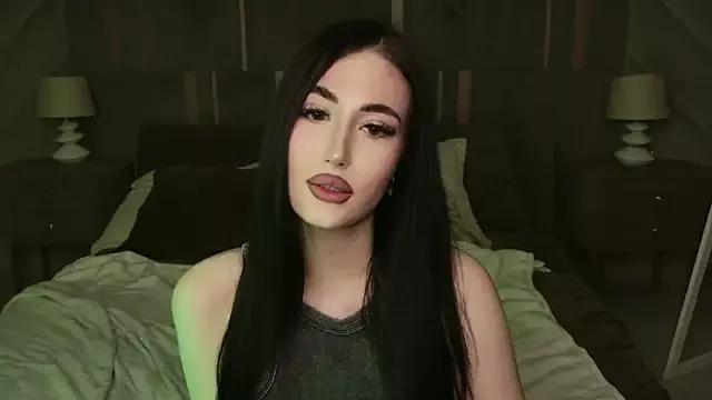 EmmaLawrens from StripChat