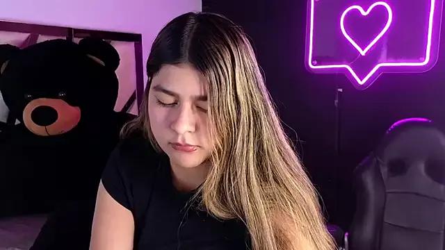 emmalee_01a from StripChat
