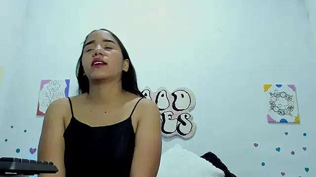 EmmaLennox_ from StripChat