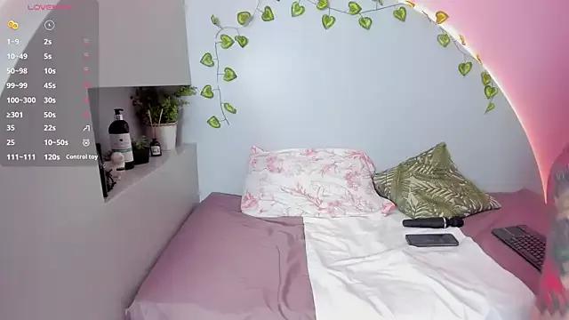 Emmamorelli_ from StripChat is Freechat