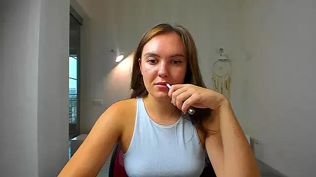 EmmaNorman from StripChat is Freechat