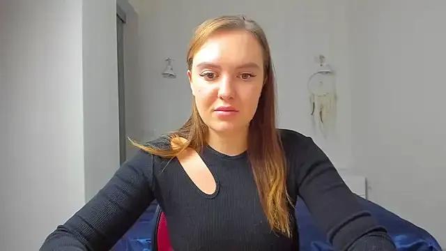 EmmaNorman from StripChat is Freechat