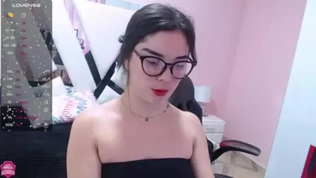 emmapetite_ from StripChat