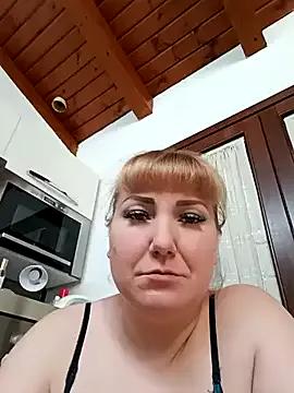 EmmaQueen4 from StripChat