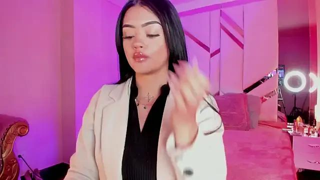 EmmaStonns from StripChat is Freechat