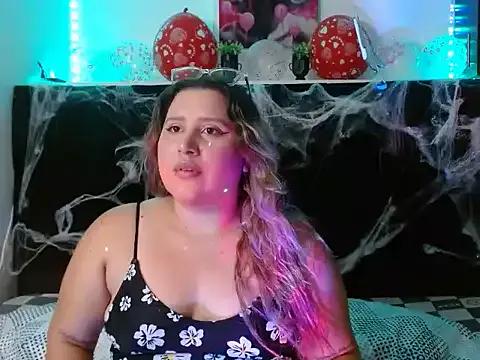 EmmaTower from StripChat