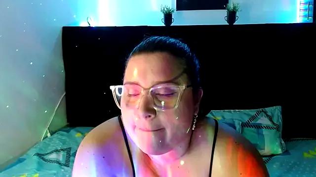 EmmaTower from StripChat