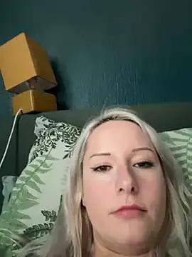 EmmaXXX666 from StripChat