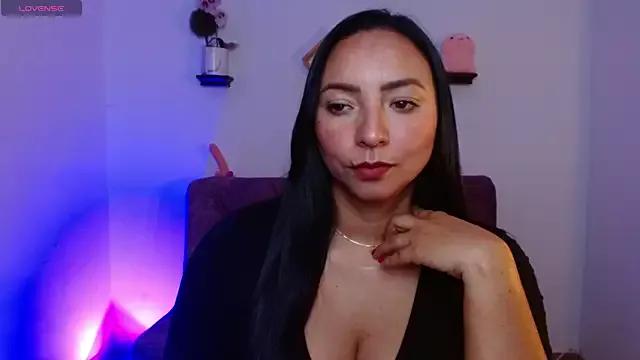 Emmi_Cam from StripChat is Freechat