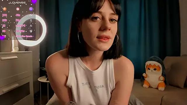 Emmi_Flowers from StripChat