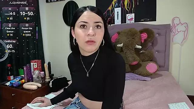 Emmie_Hot from StripChat