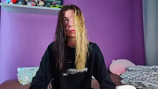 EmmieBlade from StripChat is Freechat