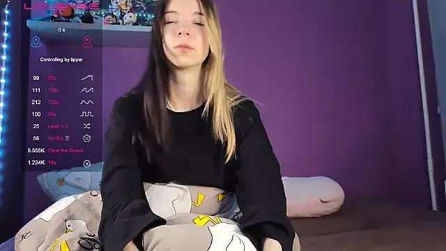 EmmieBlade from StripChat