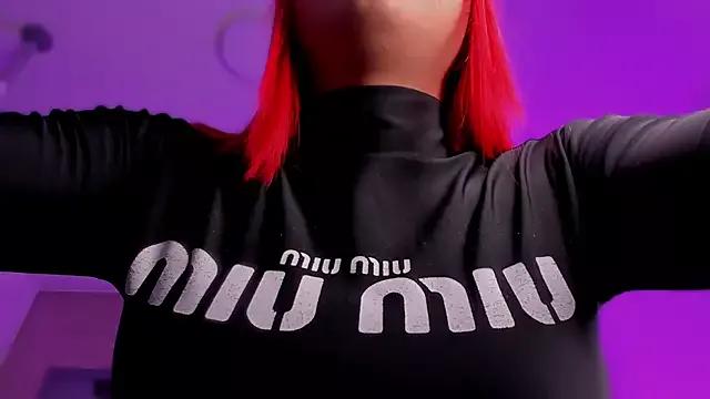 Emmily_Savage from StripChat is Freechat