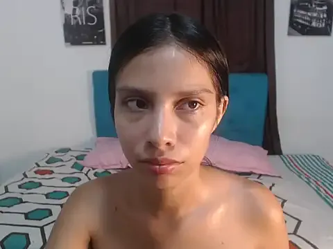 Emmy_sexx1 on StripChat 