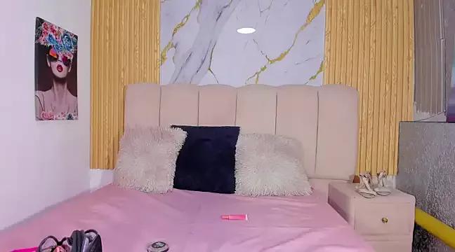 EmmyCruzZ from StripChat