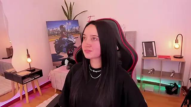 EmmyEvans1 from StripChat