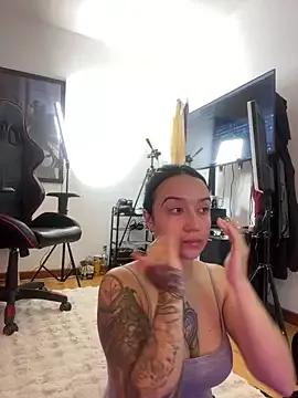 EmmyEvans1 from StripChat