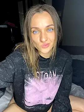 EmmySecret from StripChat is Freechat