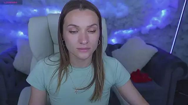 EmmySkyy from StripChat is Freechat