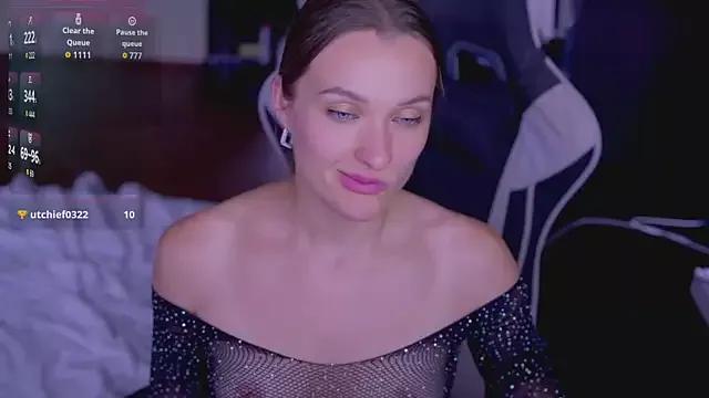 EmmySkyy from StripChat is Freechat
