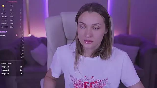 EmmySkyy from StripChat