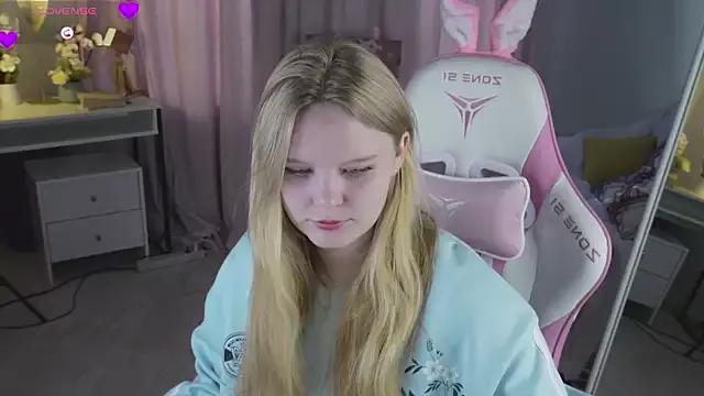 EmmySton from StripChat