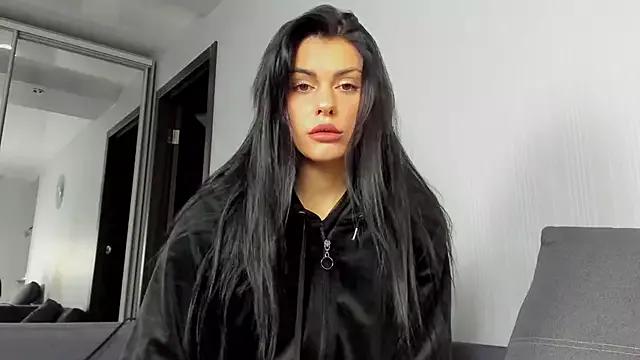 EmmyWarm from StripChat
