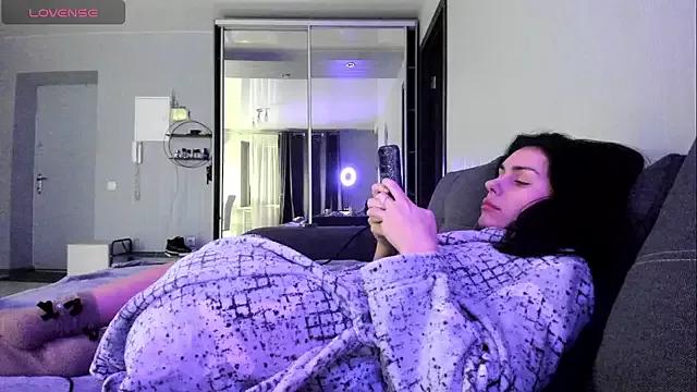 EmmyWarm from StripChat